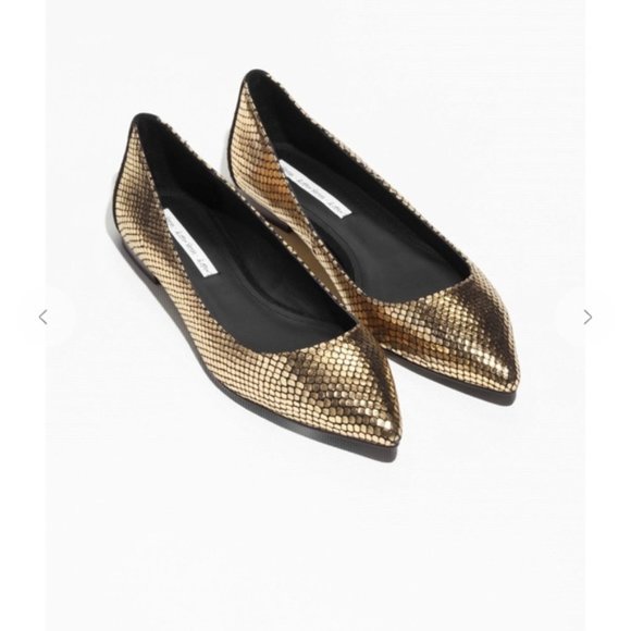 & Other Stories Metallic Gold, Pointed Toe, Reptile Flats Sz 38 w/ Studs on Heel - Picture 1 of 7